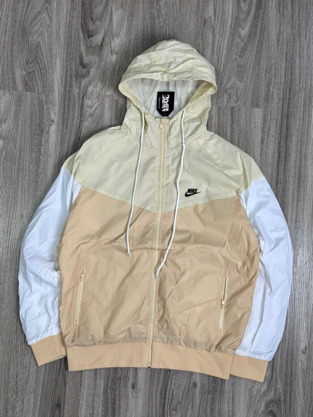 CORTA VENTO NK WINDRUNNER - SALMON E BRANCO