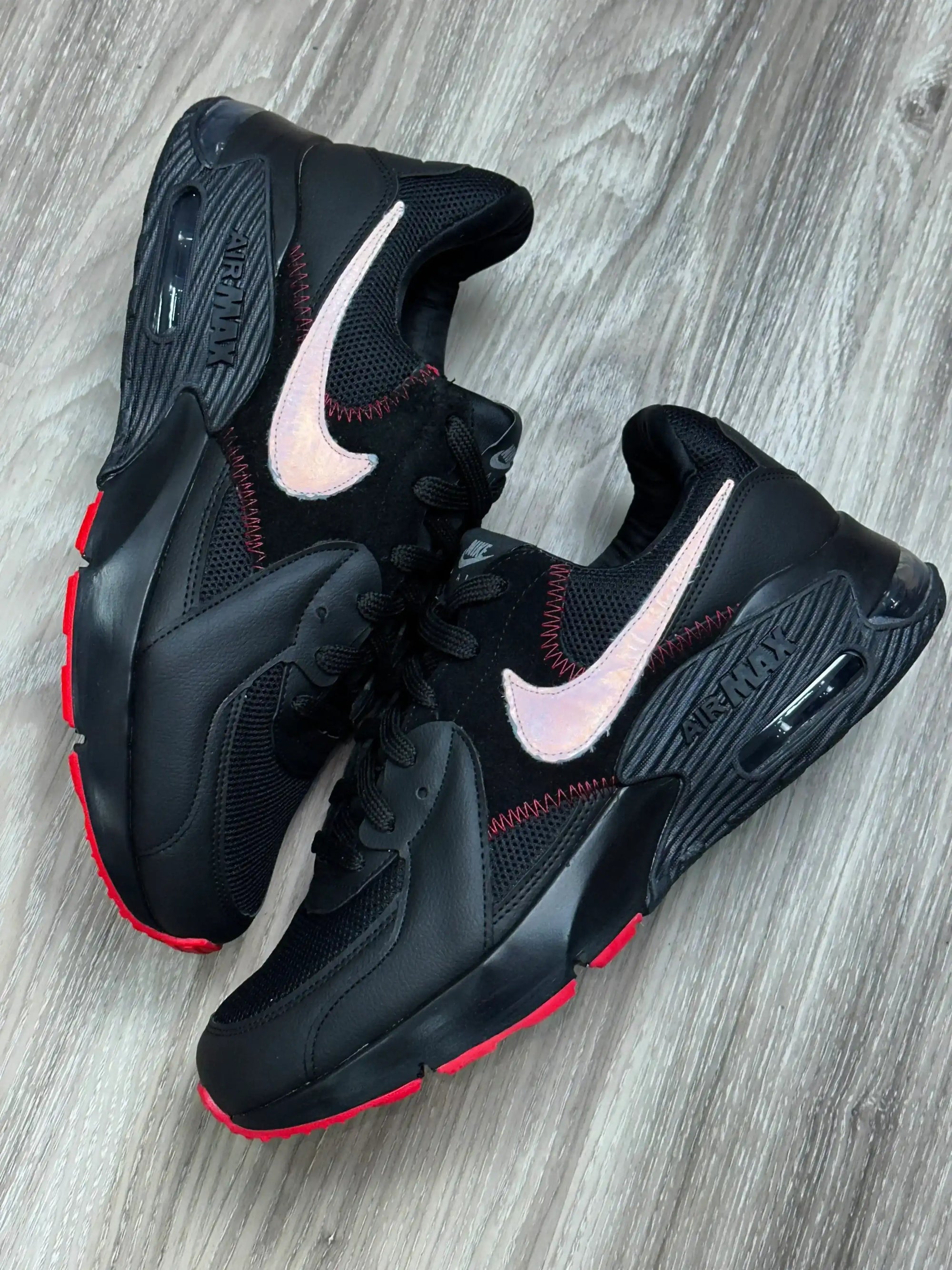 TÊNIS NK AIR MAX EXCEE - PRETO/VERMELHO
