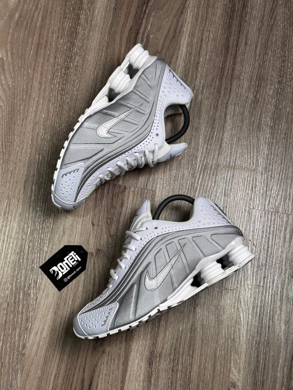 TÊNIS NK SHOX R4 - WHITE GREY