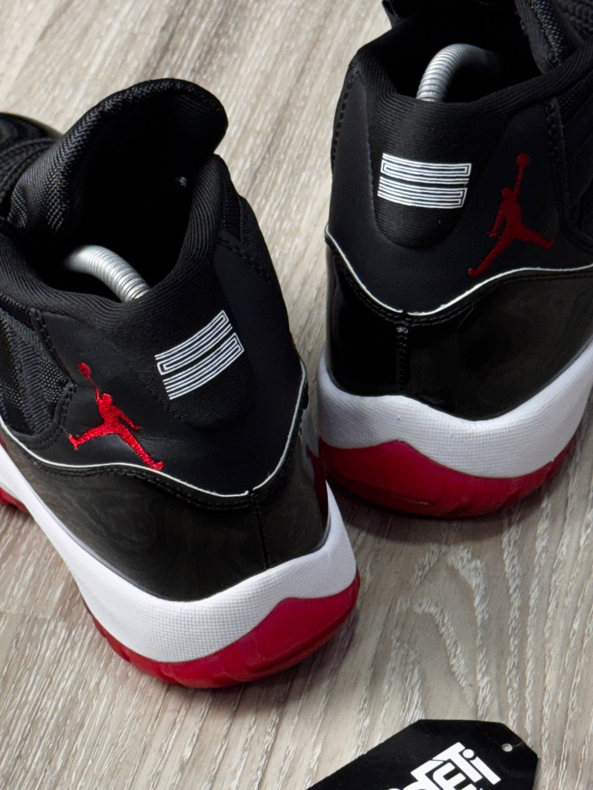 TÊNIS NK JORDAN 11 - BRED