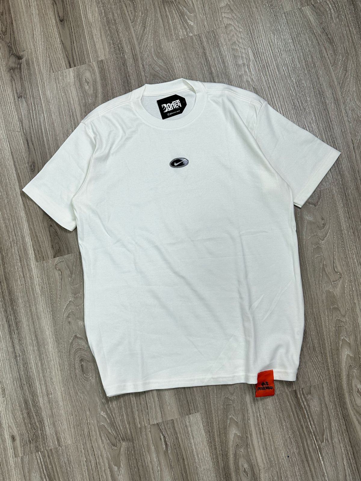 CAMISETA NK FIT TEE ESSENTIALS TAG - OFFWHITE