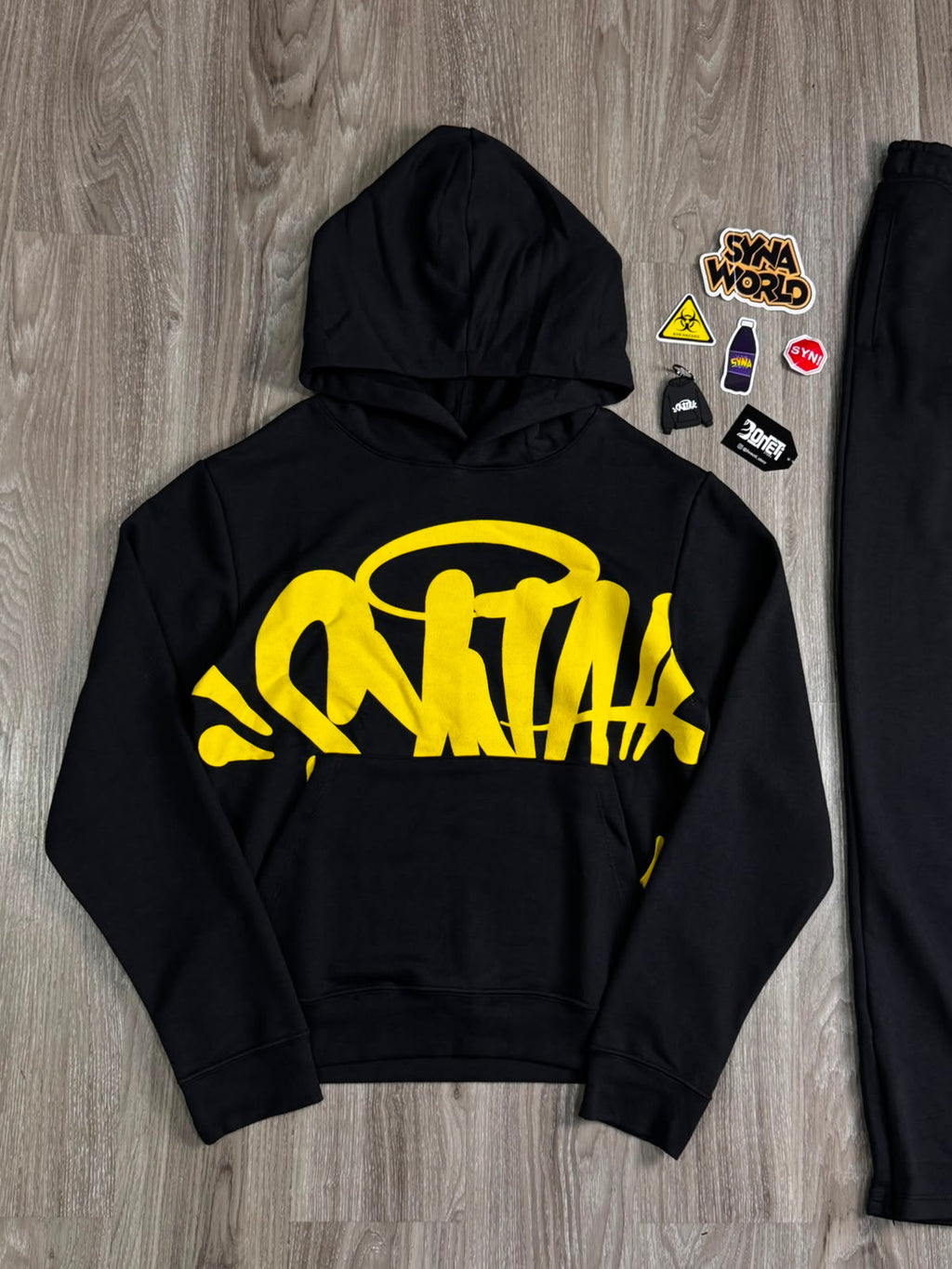 CONJUNTO SYNA WORLD WINTER MOLETOM - BLACK YELLOW