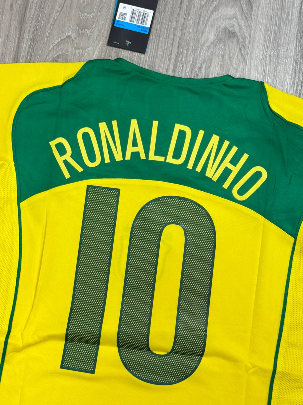 CAMISA RETRÔ BR 2004 RONALDINHO 10 - AMARELA
