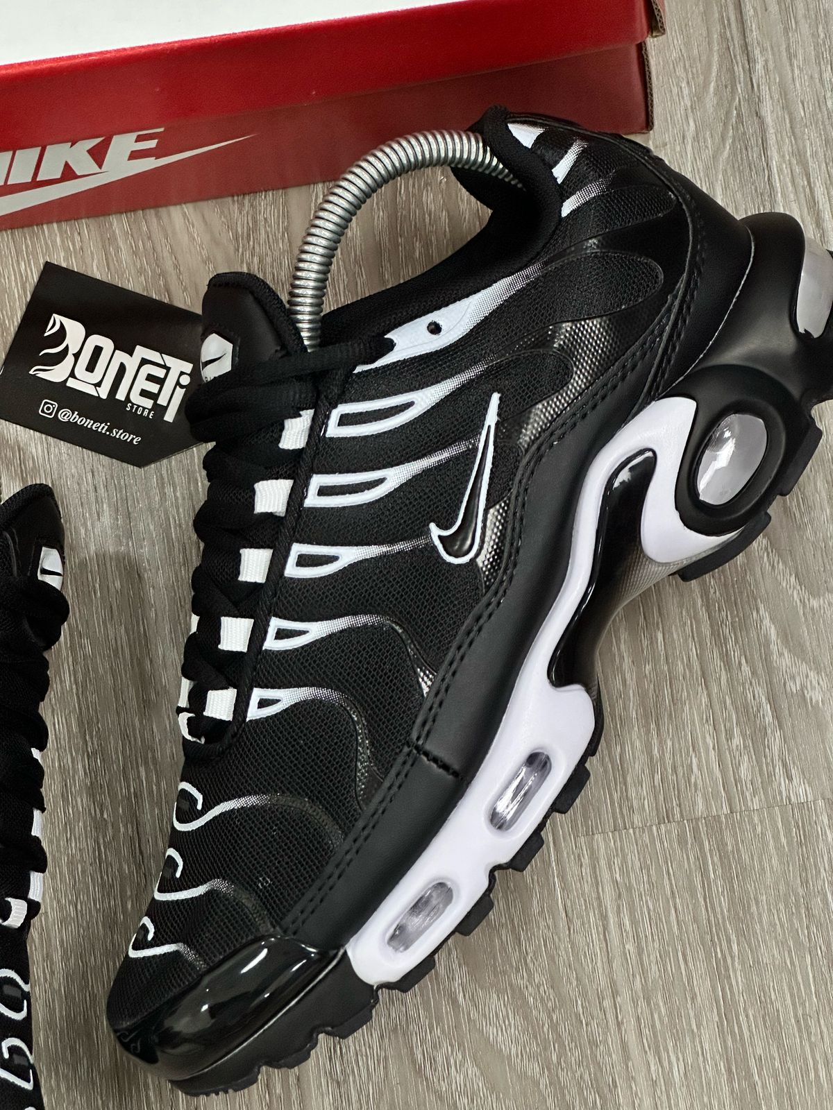 TÊNIS NK AIR MAX PLUS TN - REVERSE VENOM