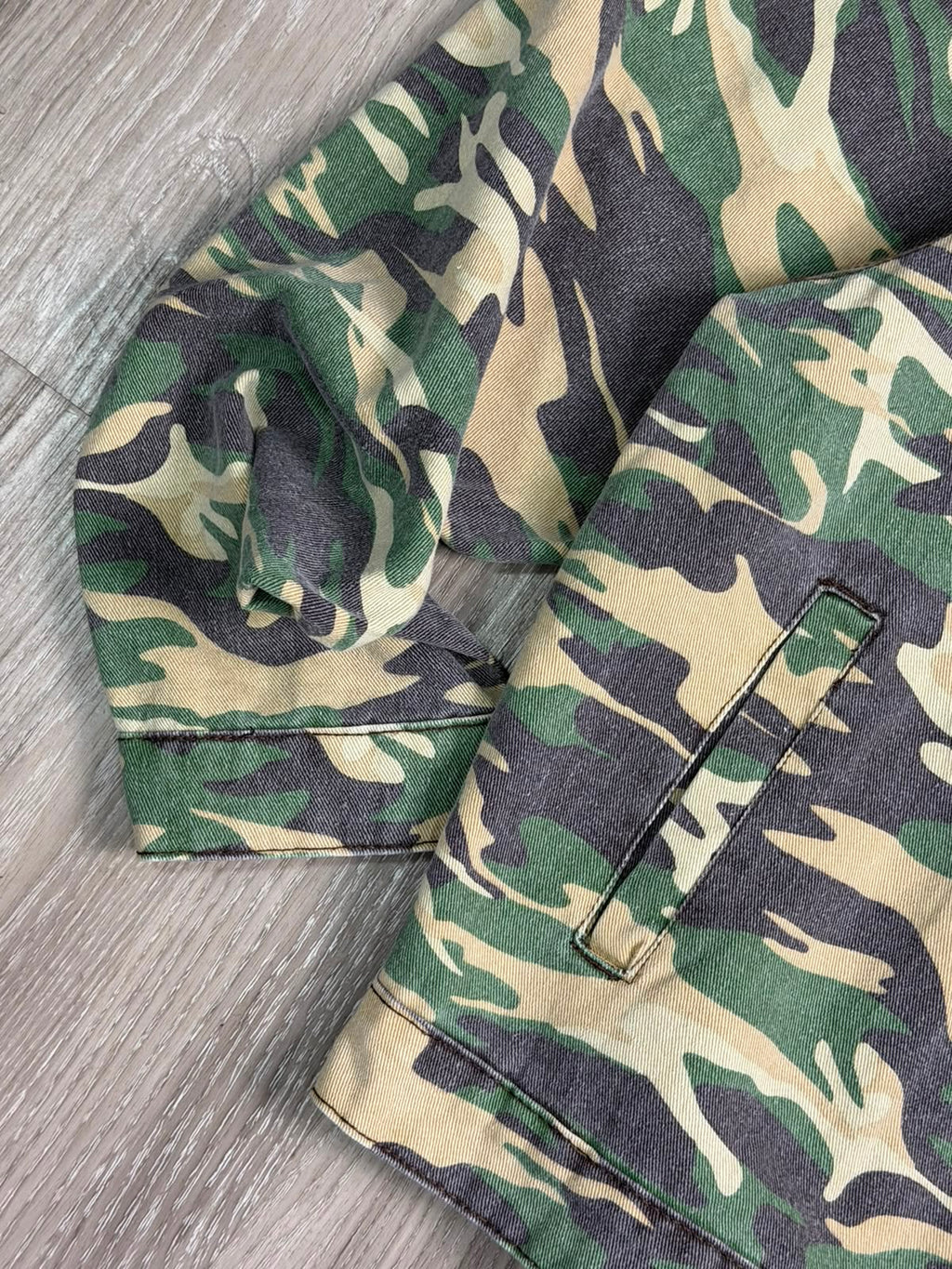 JAQUETA PRESENCE CAMUFLADA