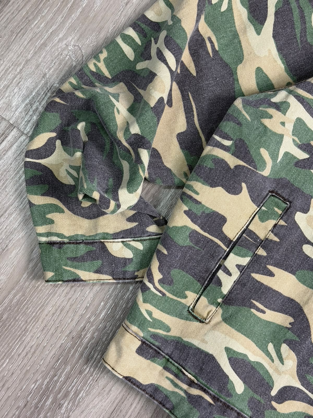JAQUETA PRESENCE CAMUFLADA