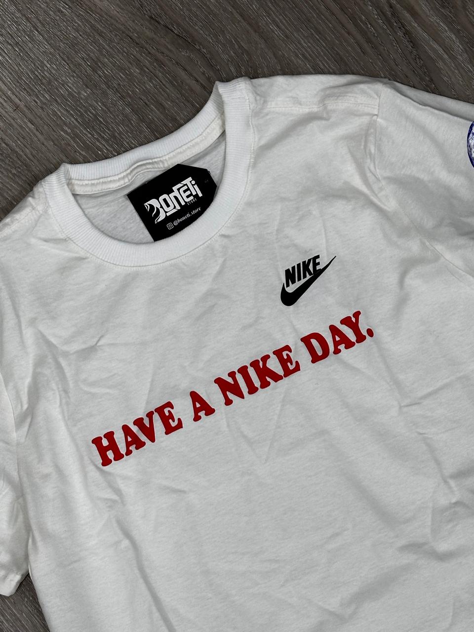 CAMISETA NK HAVE A NK DAY - OFFWHITE