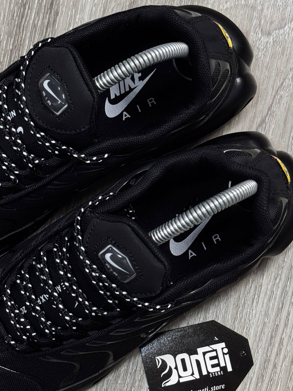 TÊNIS NK AIR MAX PLUS TN - BLACK GUM