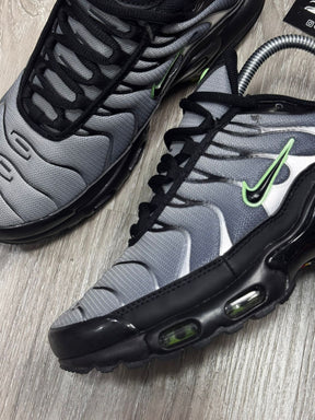 TÊNIS NK AIR MAX PLUS TN - PARTICLE GREY