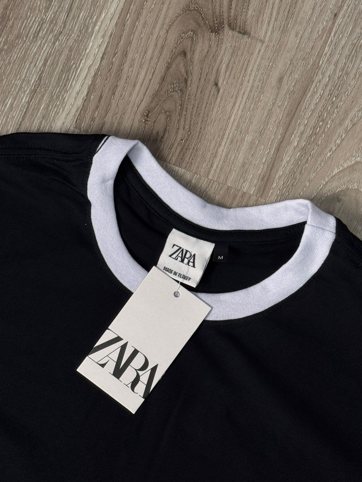 CAMISETA SLIM GOLA ZARA - PRETA