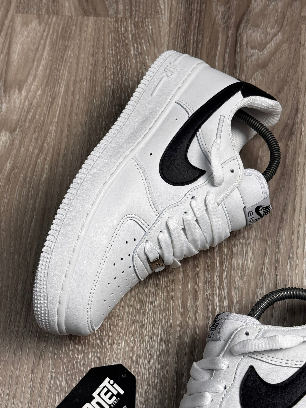 TÊNIS NK AIR FORCE 1 - BRANCO/PRETO