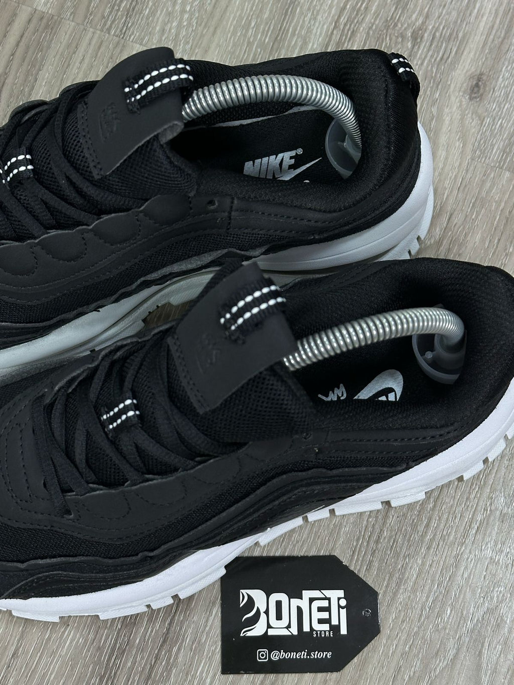 TÊNIS NK AIR MAX 97 FUTURA - PRETO E BRANCO