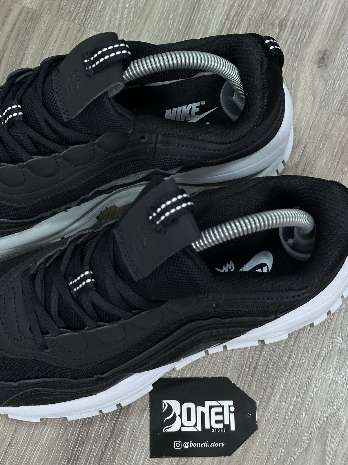 TÊNIS NK AIR MAX 97 FUTURA - PRETO E BRANCO