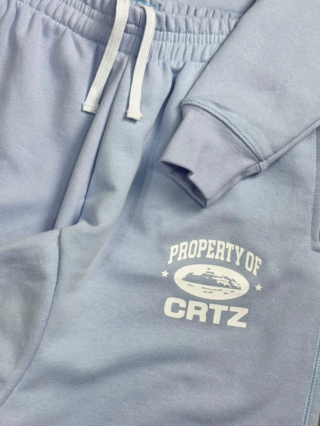 CONJUNTO CORTEIZ MOLETOM PROPERTY - BABY BLUE