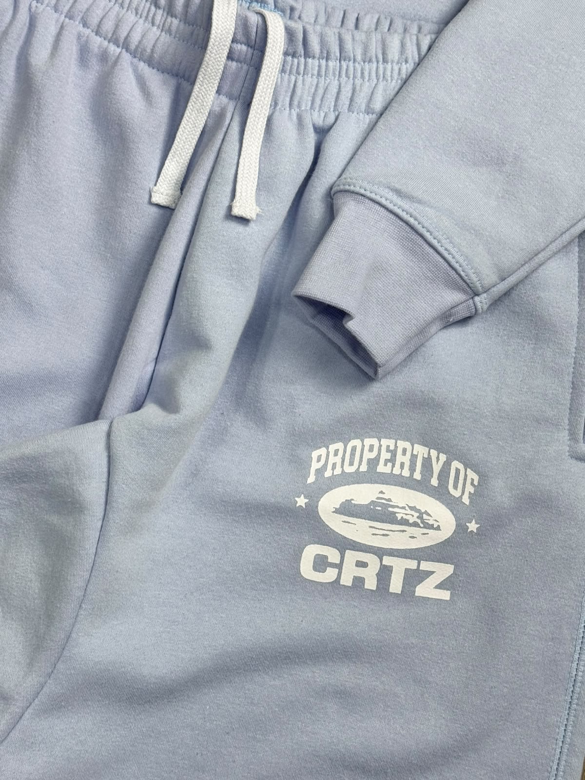 CONJUNTO CORTEIZ MOLETOM PROPERTY - BABY BLUE