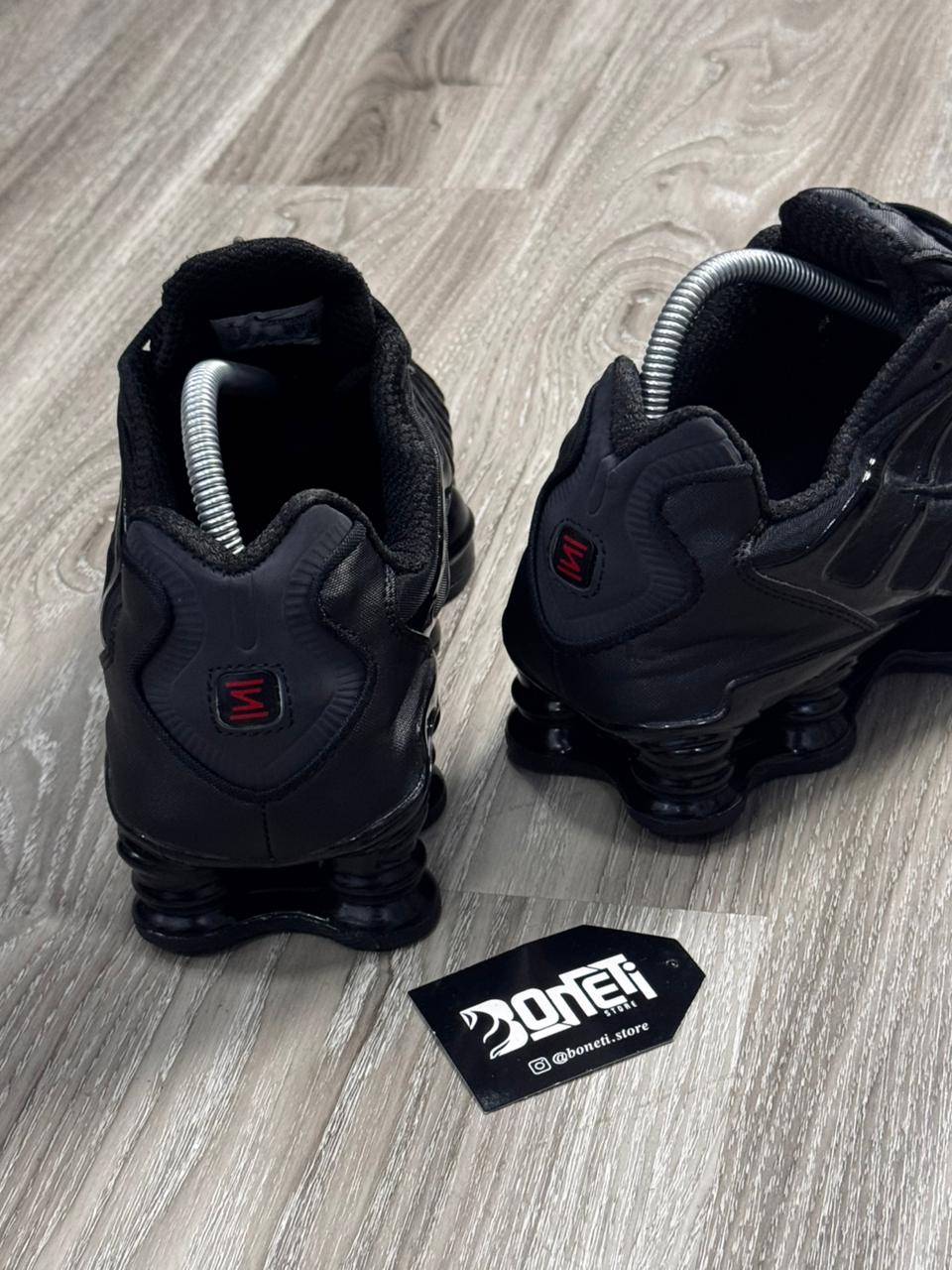 TÊNIS NK SHOX 12 MOLAS - ALL BLACK