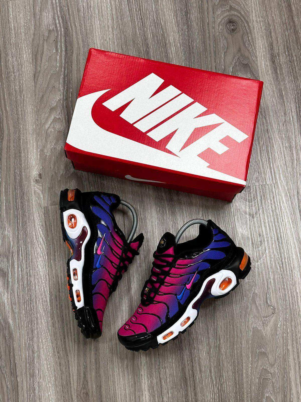 TÊNIS NK AIR MAX PLUS TN - BARCELONA