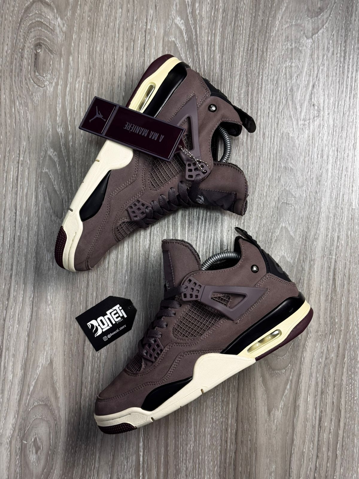 TÊNIS NK JORDAN 4 - A MA MANIERE