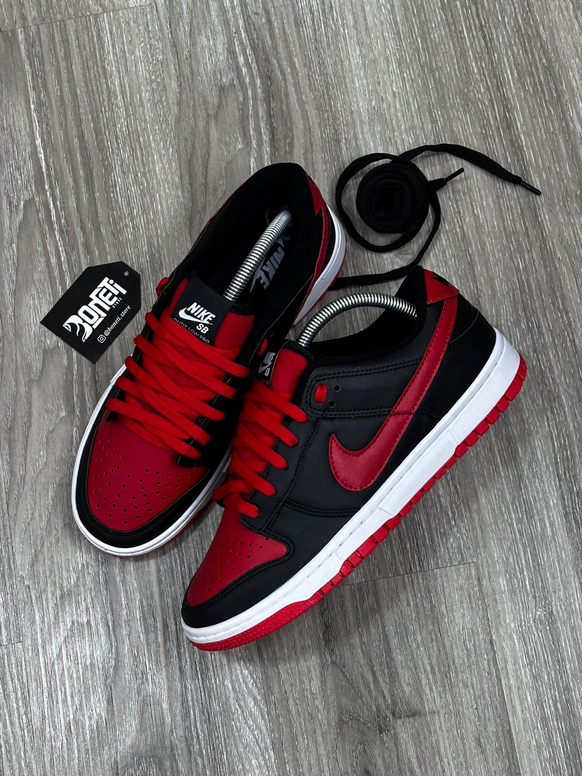 TÊNIS NK DUNK - PRETO E VERMELHO