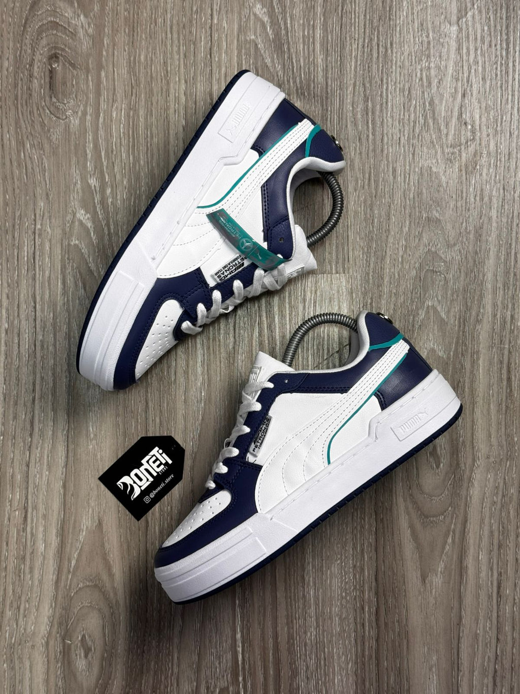 TÊNIS PM X AMG - BRANCO E MARINHO