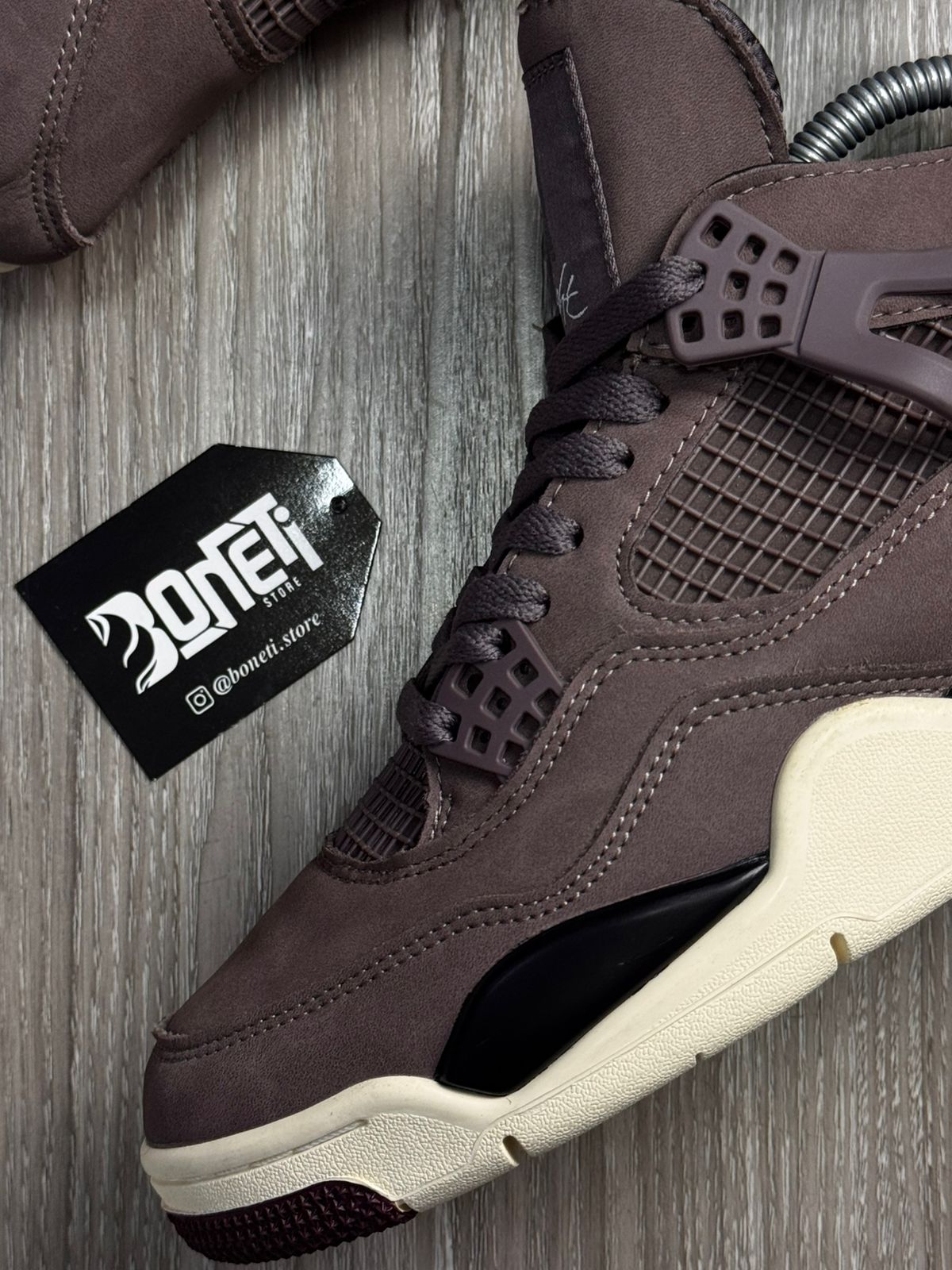 TÊNIS NK JORDAN 4 - A MA MANIERE