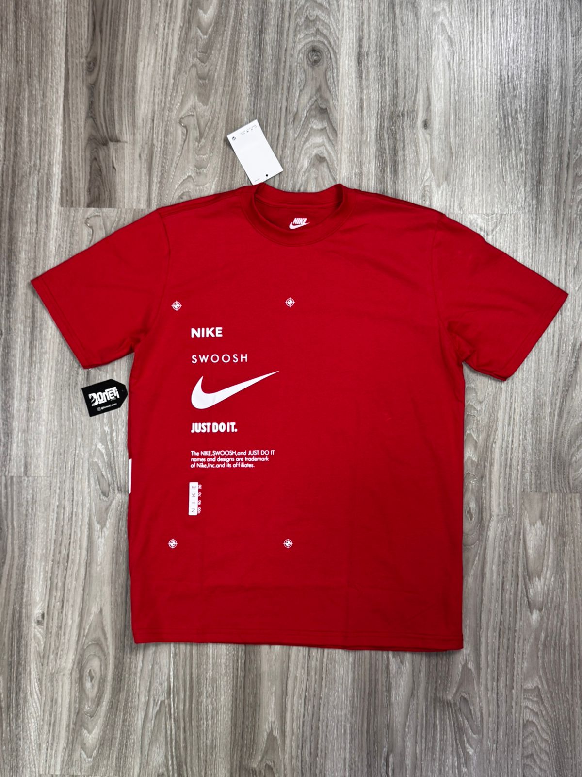CAMISETA NK SWOOSH + JUST DO IT 25 - VERMELHA