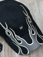 BONÉ YZY X GAP FLAME BLACK