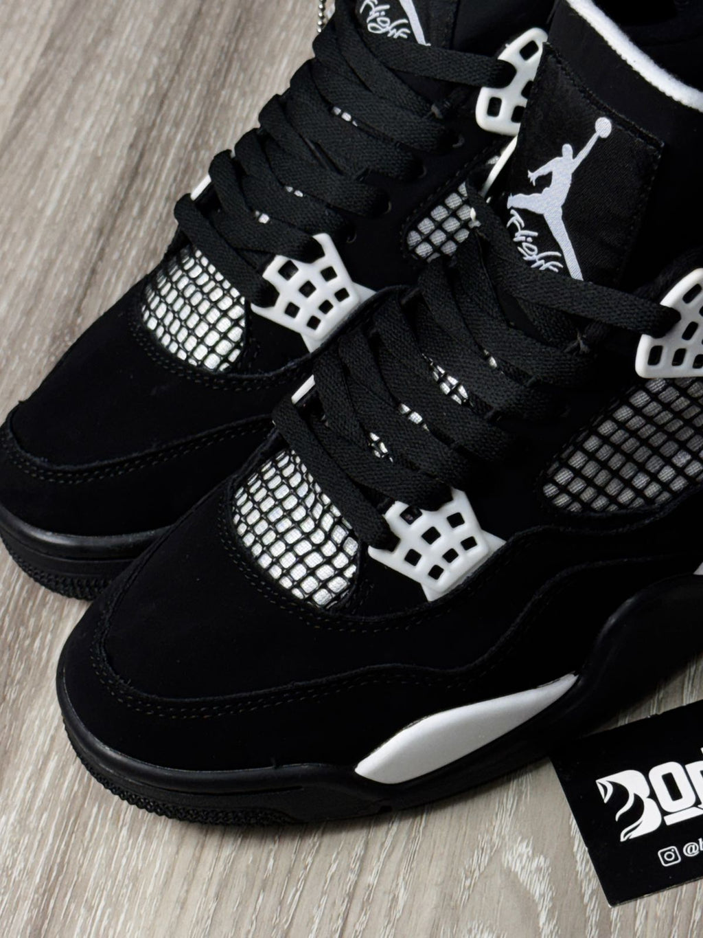 TÊNIS NK JORDAN 4 - WHITE THUNDER