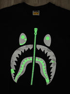 CAMISETA BAPE SHARK TEE FLUORESCENTE - PRETA