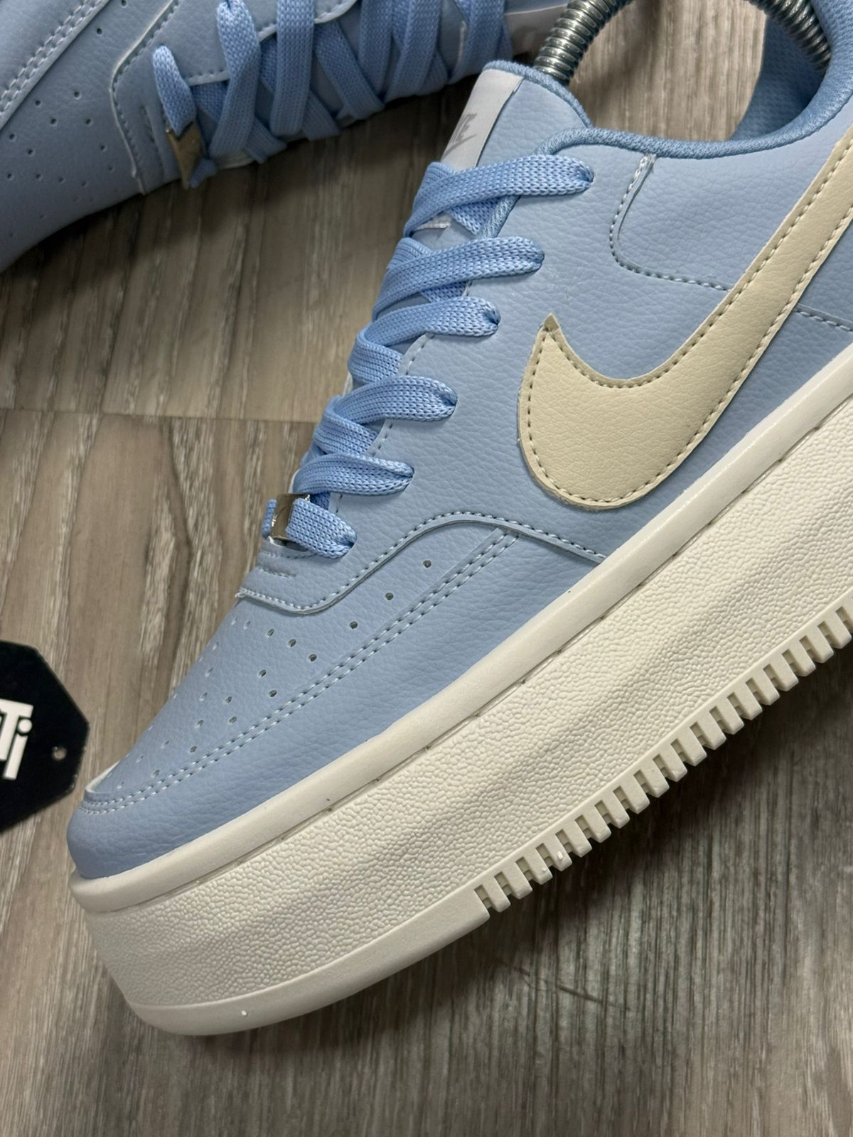 TÊNIS NK COURT VISION - BABY BLUE