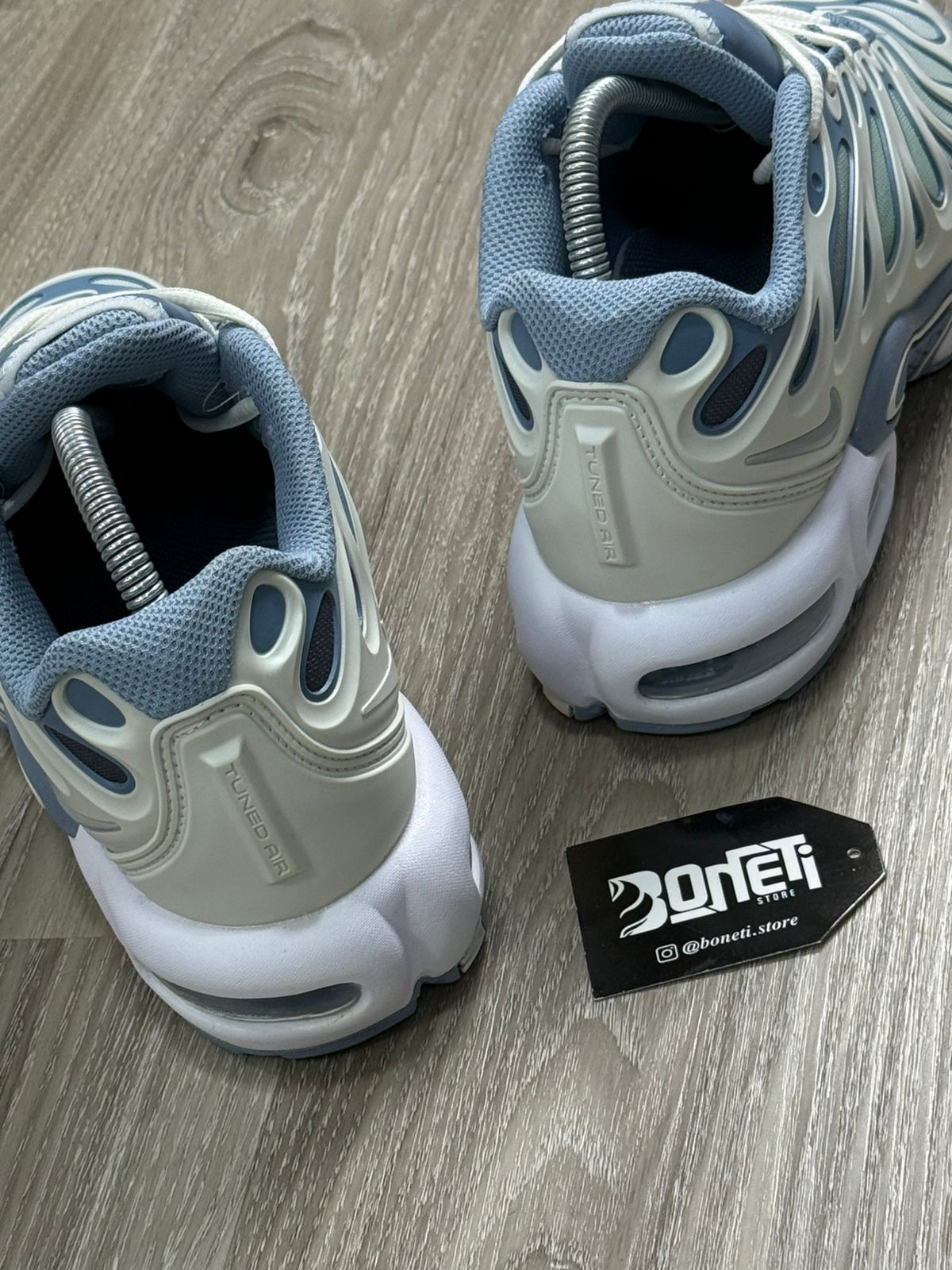 TÊNIS NK AIR MAX PLUS TN DRIFT - BABY BLUE