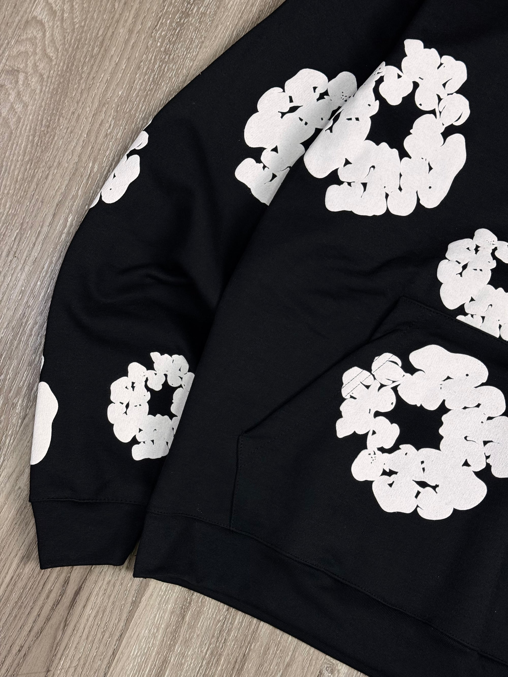 MOLETOM CANGURU DENIM TEARS - PRETO