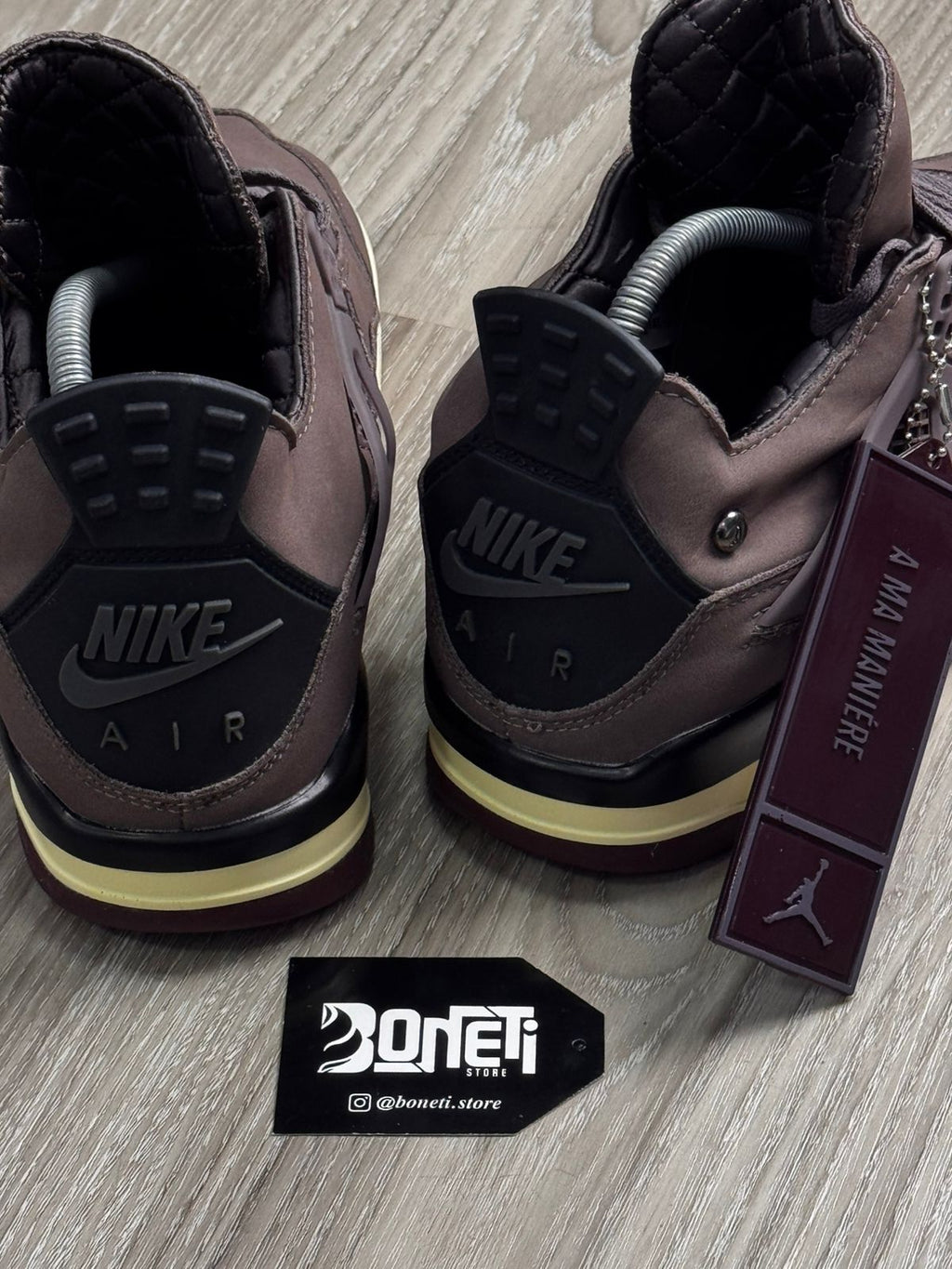 TÊNIS NK JORDAN 4 - A MA MANIERE