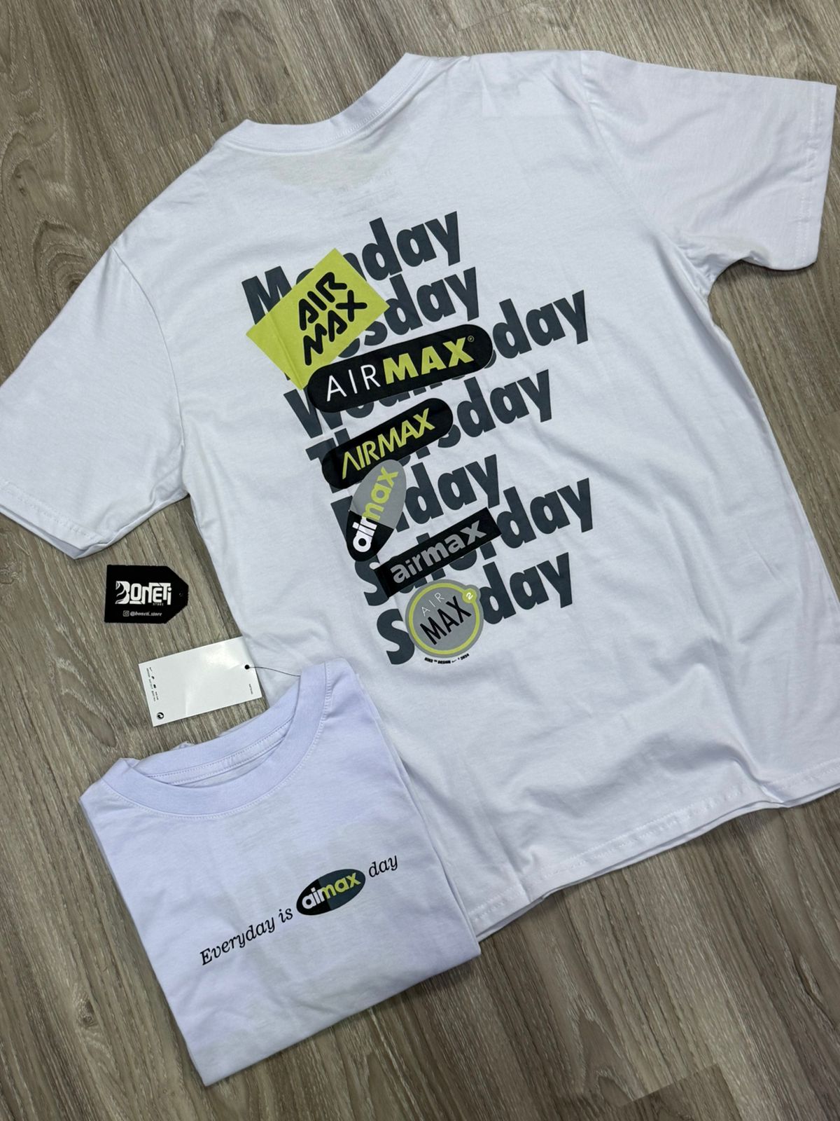 CAMISETA NK AIRMAX DAY - BRANCA