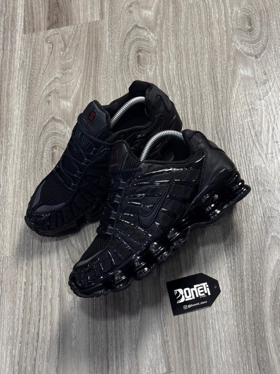 TÊNIS NK SHOX 12 MOLAS - ALL BLACK