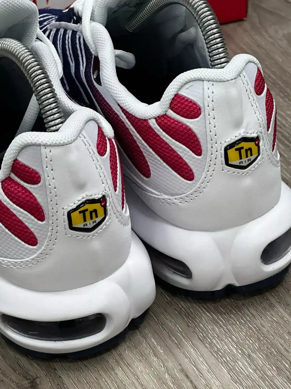 TÊNIS NK AIR MAX PLUS TN - PARIS