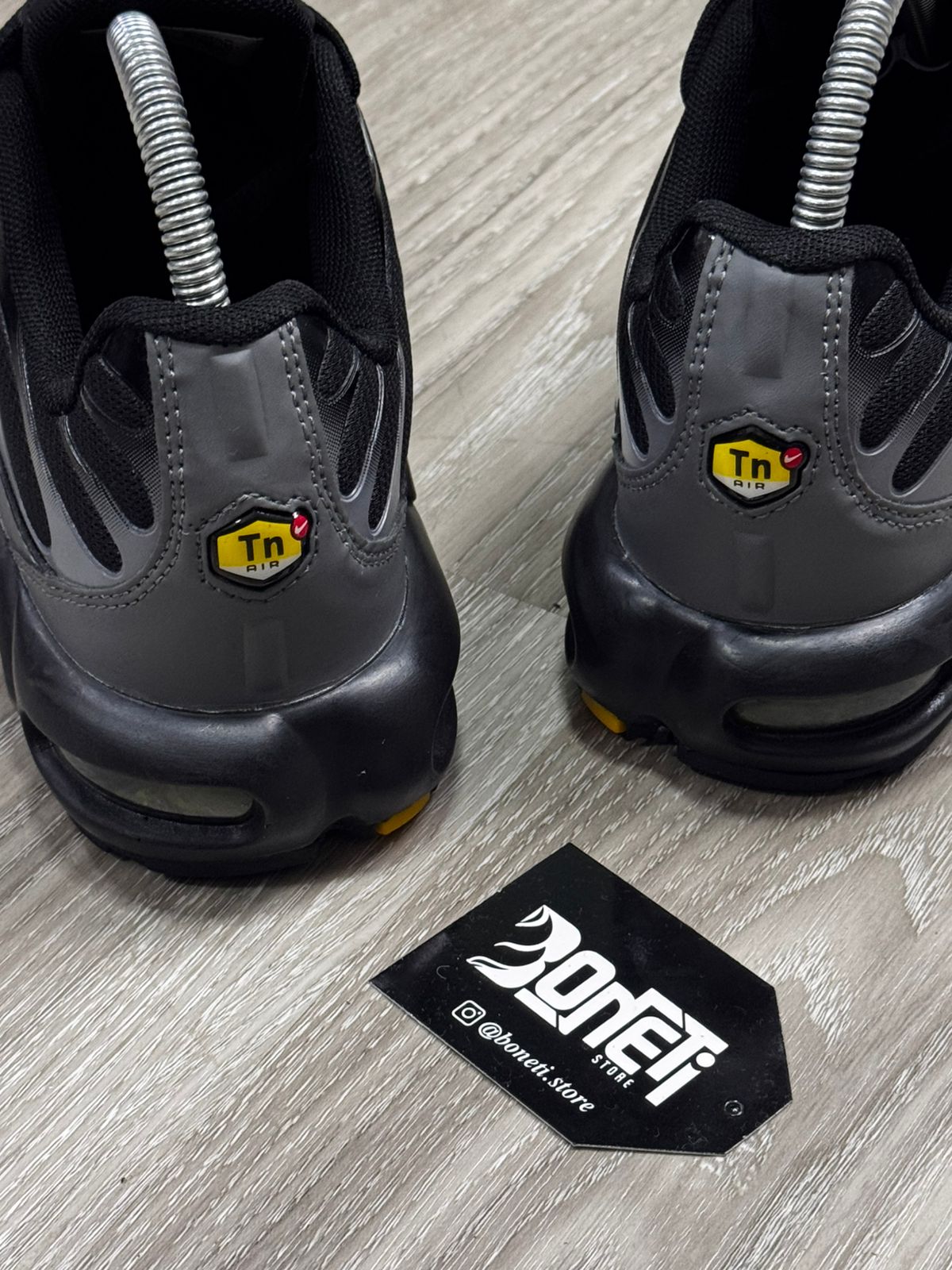 TÊNIS NK AIR MAX PLUS TN - BATMAN