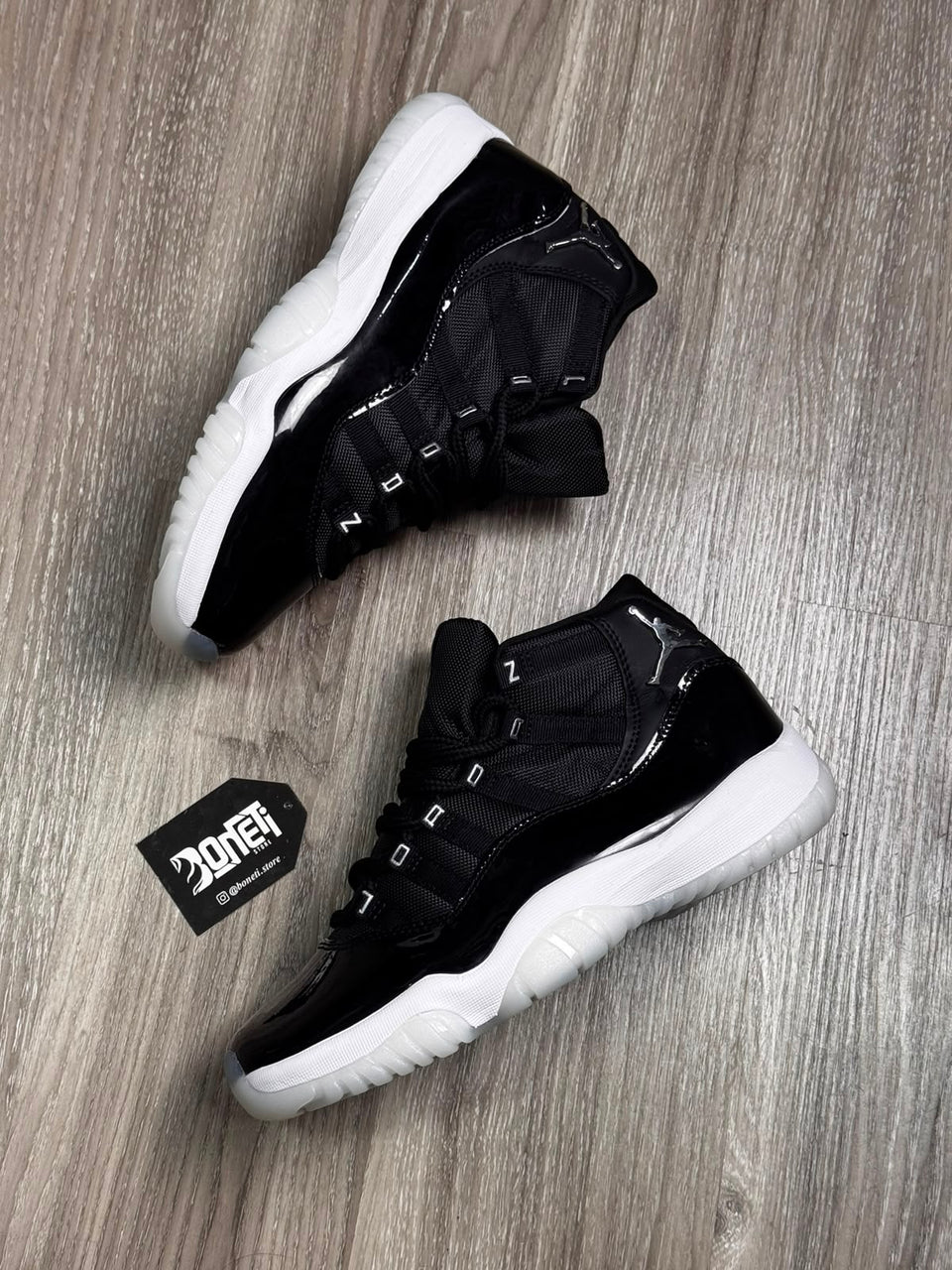 TÊNIS NK JORDAN 11 - JUBILEE