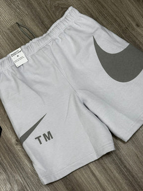 SHORTS MOLETOM NK BIG SWOOSH TM - GELO