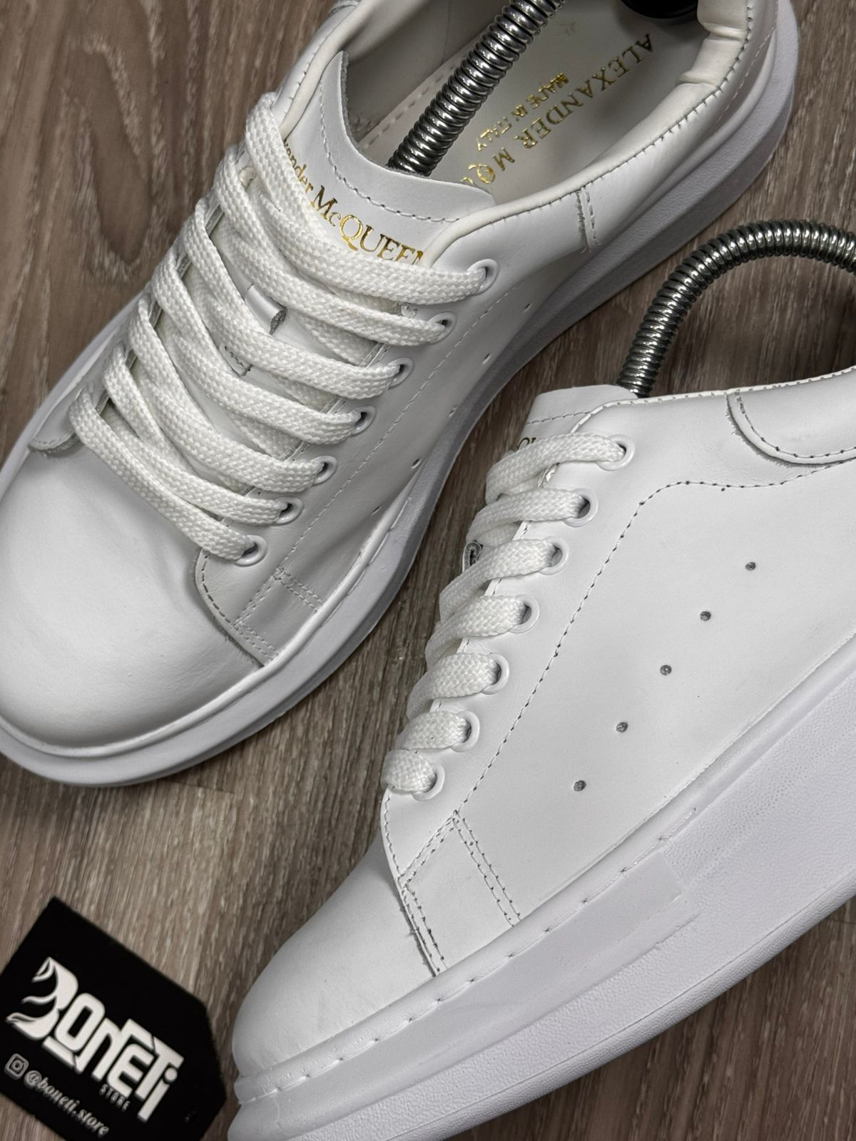 TÊNIS MCQUEEN COURO - BRANCO
