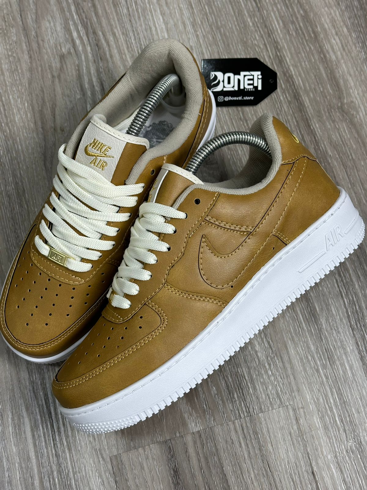 TÊNIS NK AIR FORCE 1 - MUSTARD