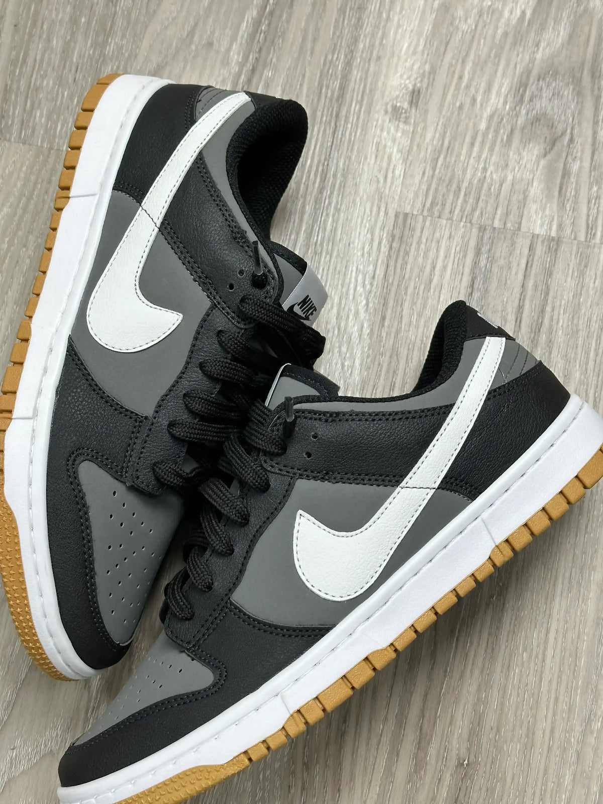 TÊNIS NIKE DUNK - GRAFITE