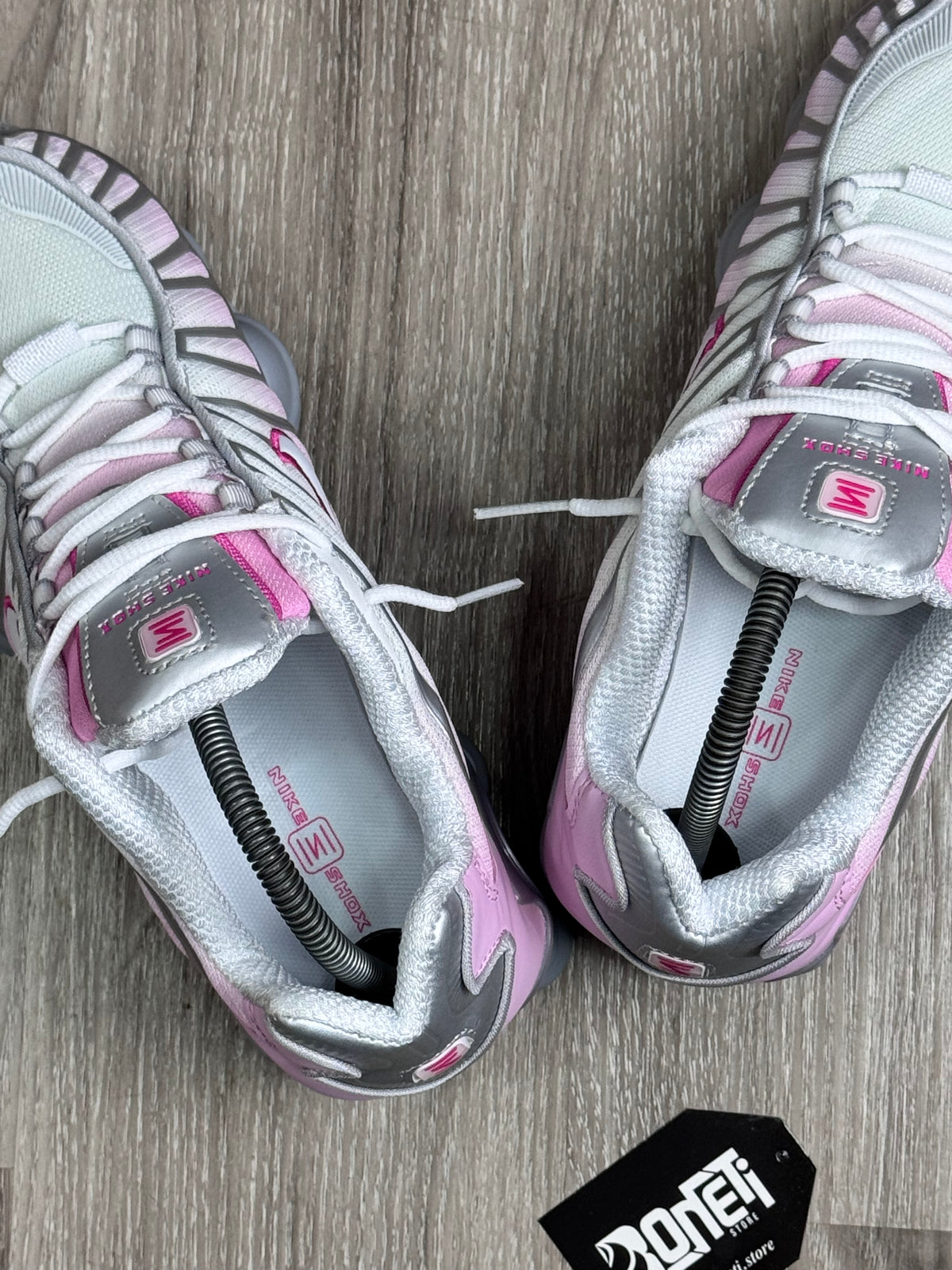TÊNIS NK SHOX TL 12 MOLAS - METALLIC PLATINUM PINK FOAM