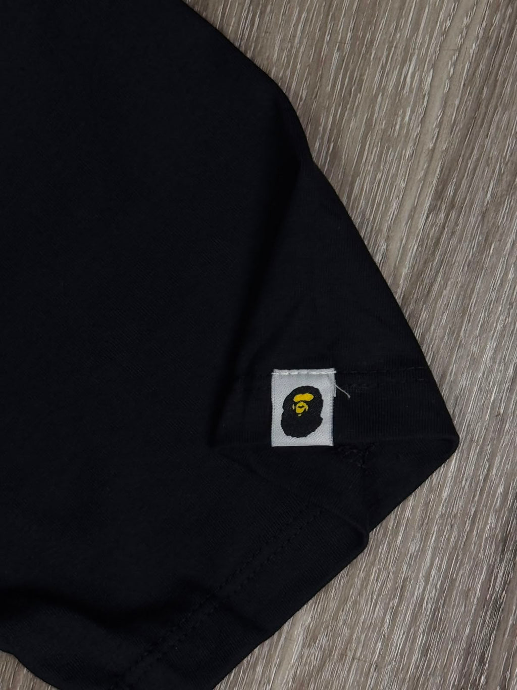 CAMISETA BAPE X SPOTIFY X SYNA - PRETA