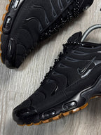 TÊNIS NK AIR MAX PLUS TN - BLACK GUM