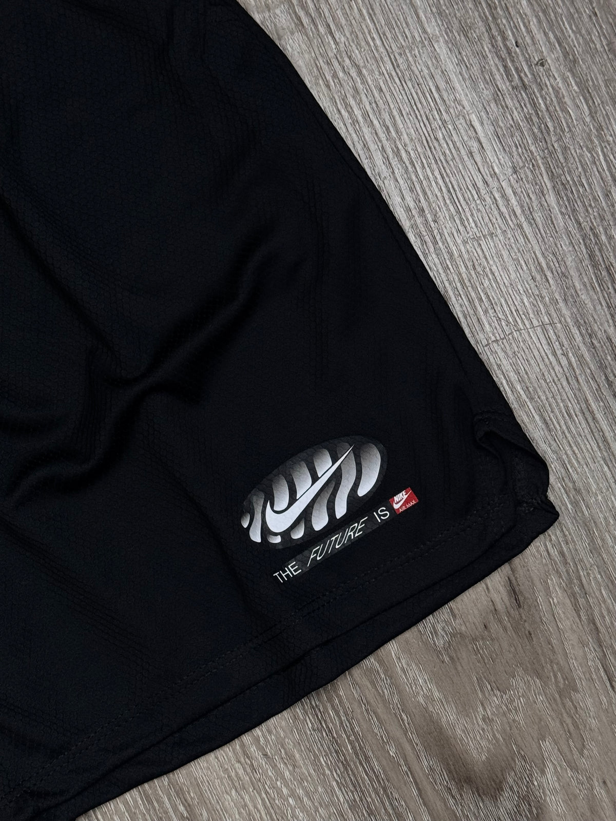 SHORTS AERODRY NK THE FUTURE IS - PRETO