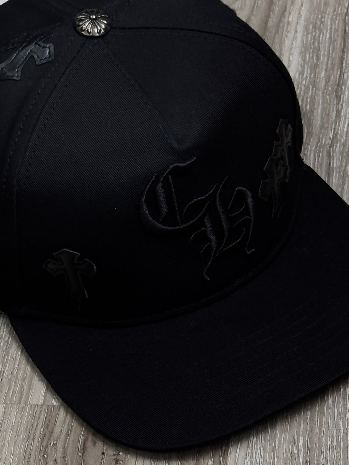 BONÉ CHROME HEARTS CROSS PATCH - ALL BLACK