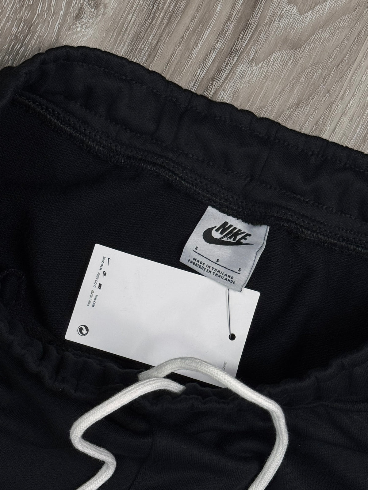 SHORTS MOLETOM NK SWOOSH LEAGUE - PRETO