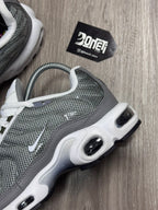 TÊNIS NK AIR MAX PLUS TN - FLAT PEWTER