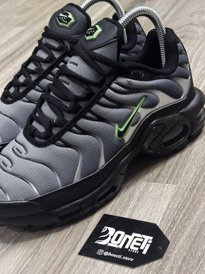 TÊNIS NK AIR MAX PLUS TN - PARTICLE GREY